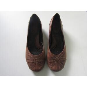 Born Women’s Brown Leather Flats Flower Stitch Comfort Slip-On Shoes Size 8.5